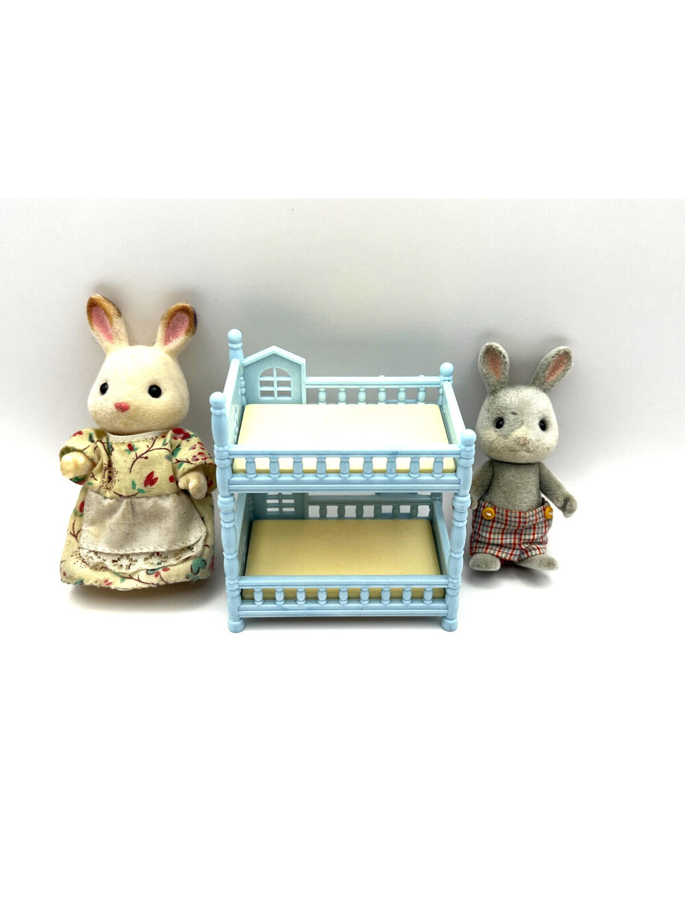 Calico Critters Sylvanian Families Sunny Rabbit's Bunk Bed with 2 Figures